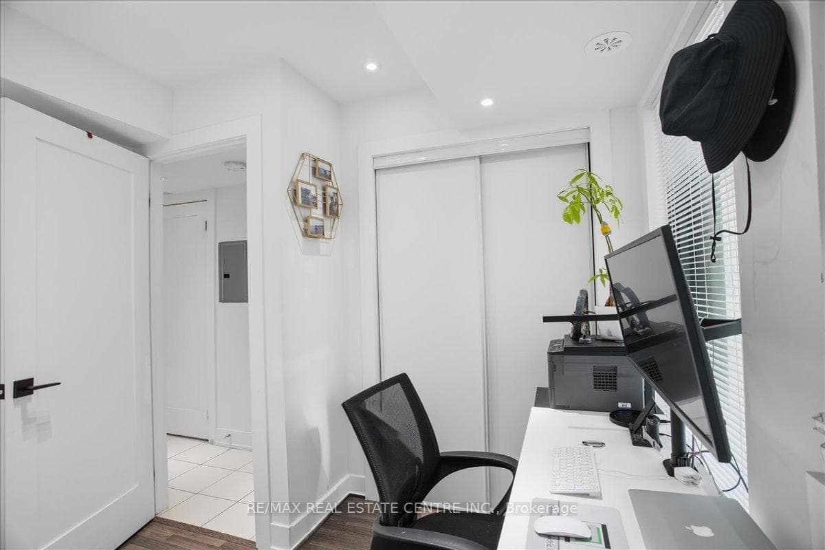 132 Widdicombe Hill Boulevard Unit 307 photo 18