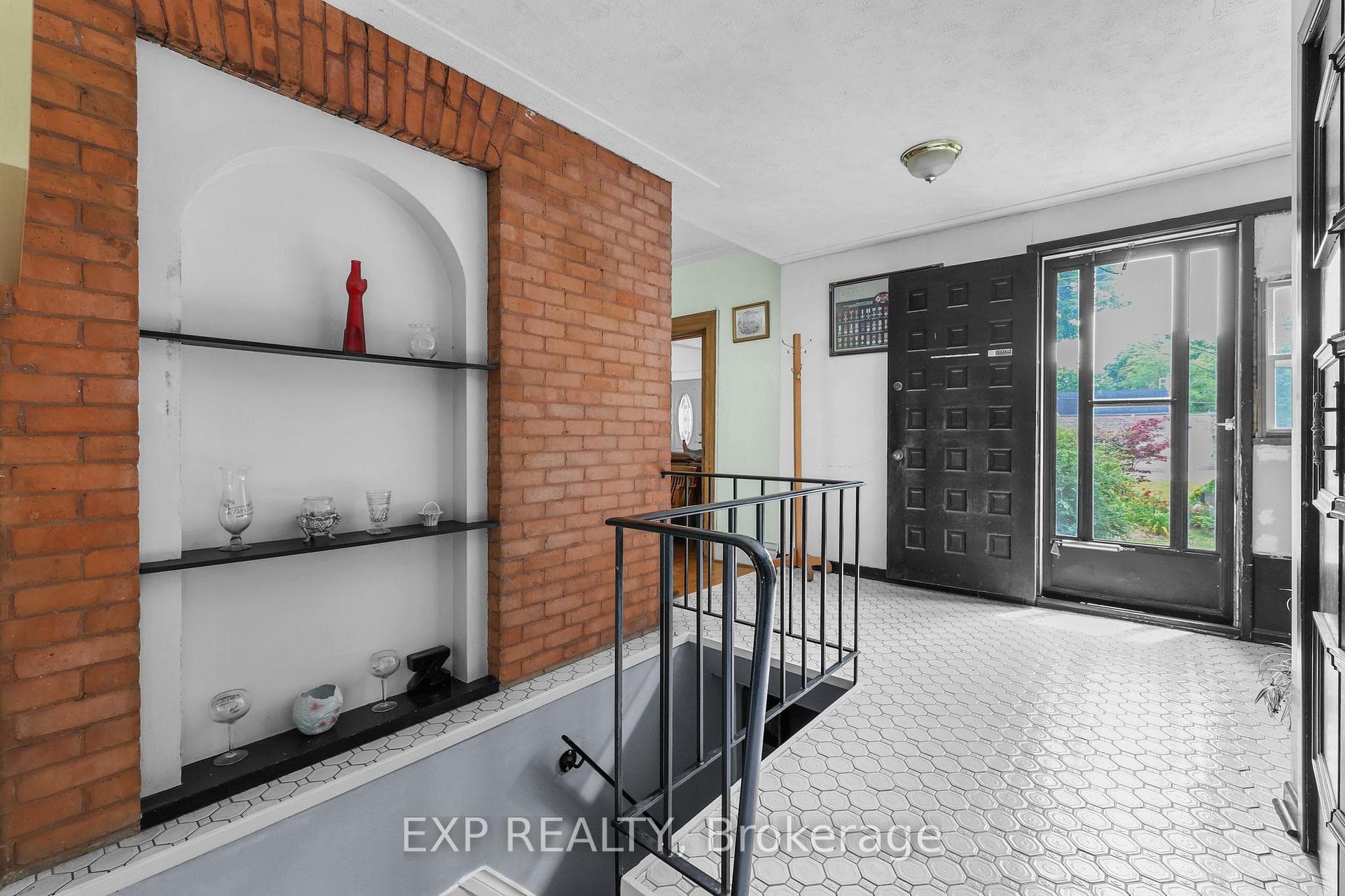 2nd Entry/Foyer To Living Room/Foyer