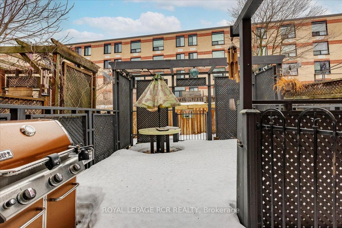 315 Crowder Boulevard photo 27