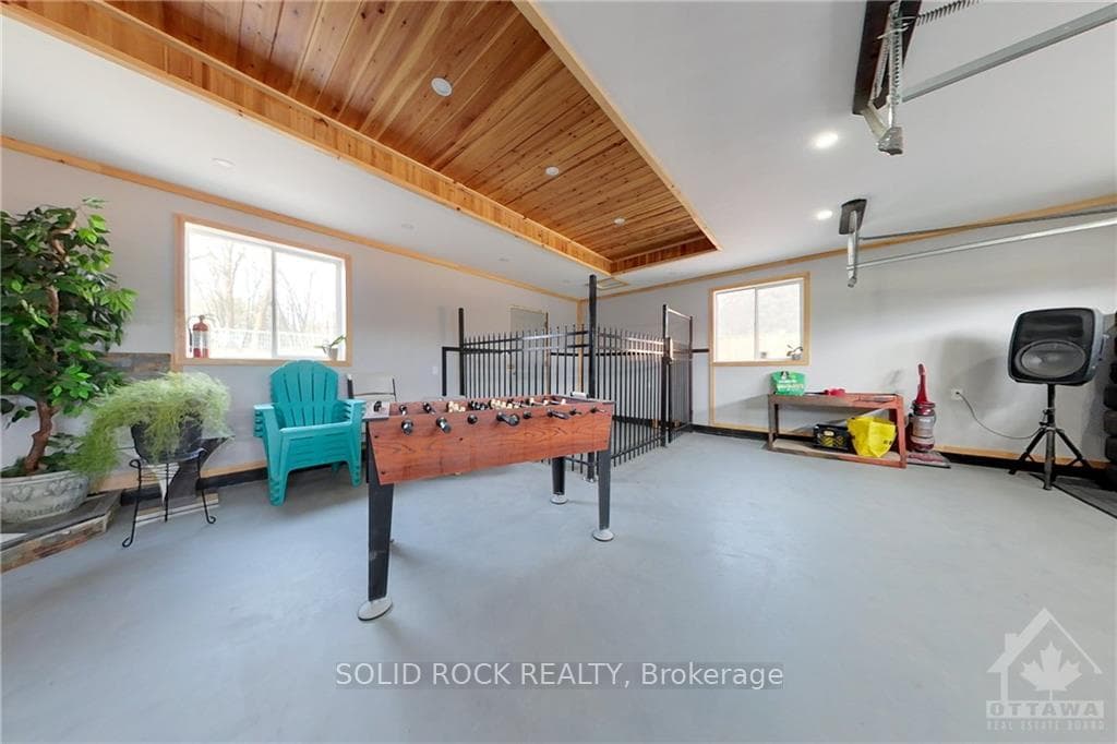 824 RUSSETT Drive photo 24