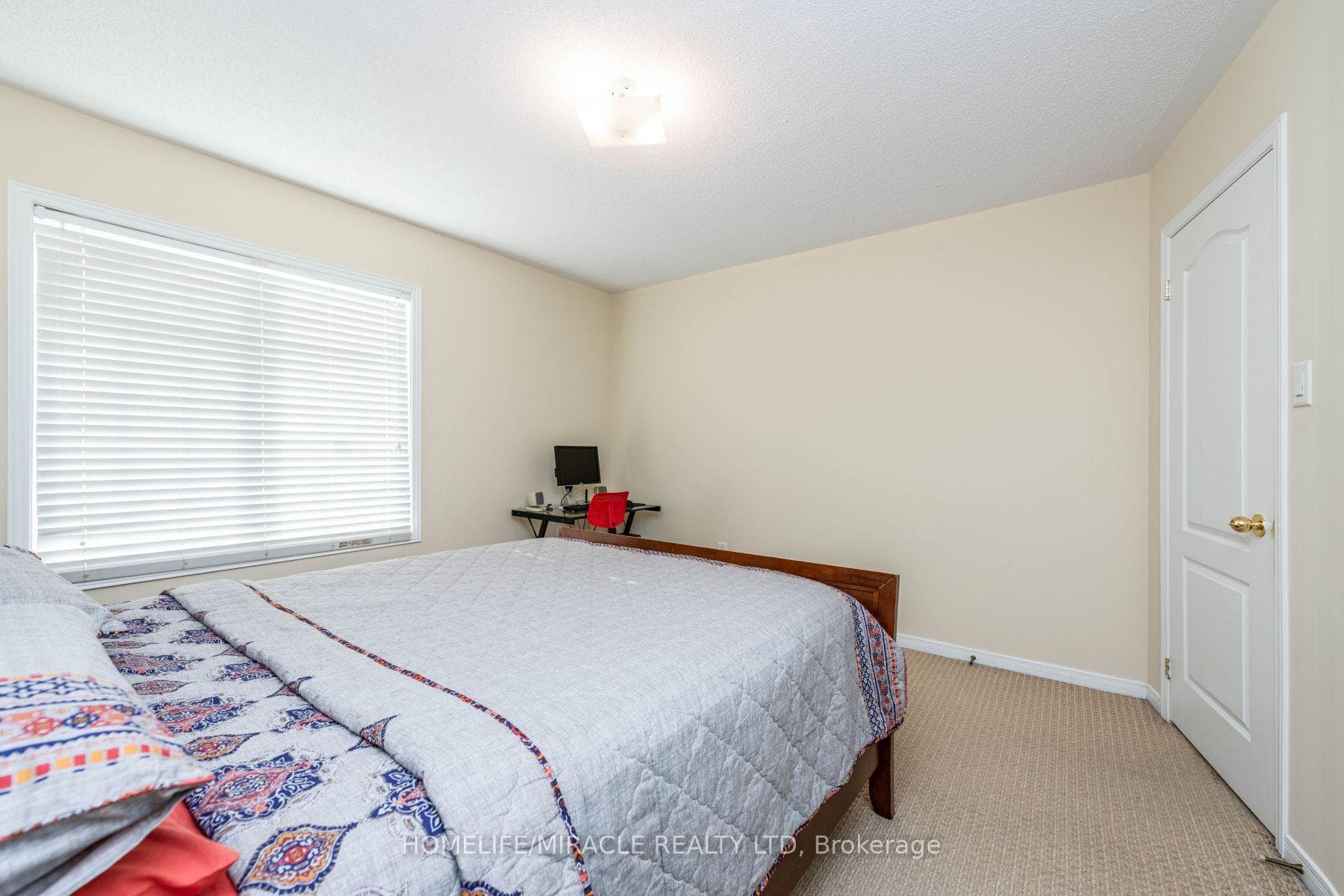 8 Solway Crescent photo 30