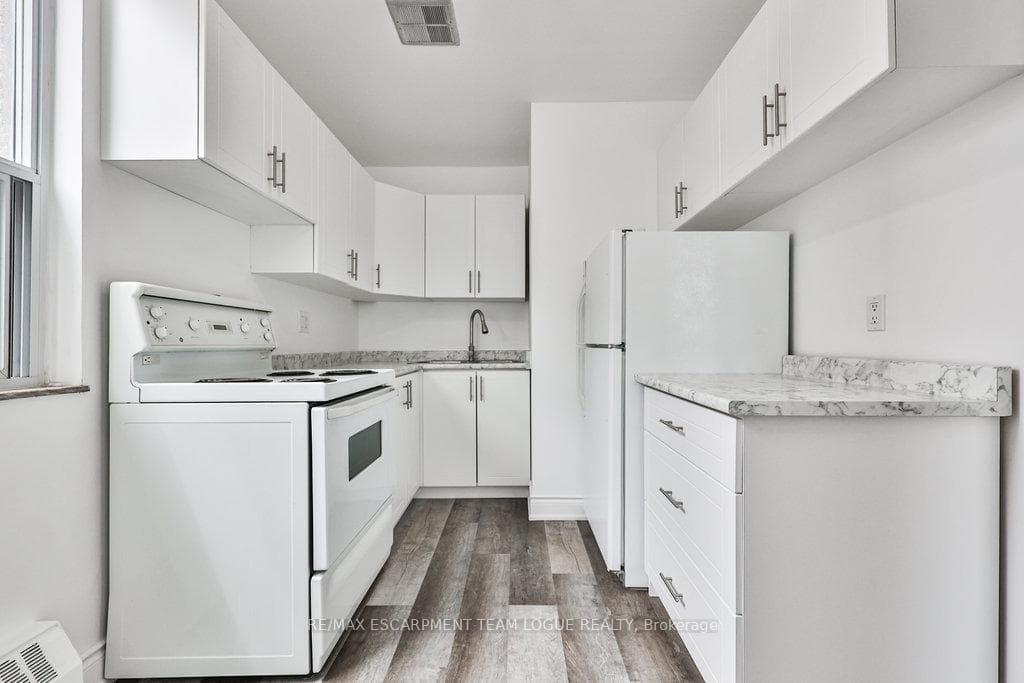 49 Queen Street Unit 502 photo 17