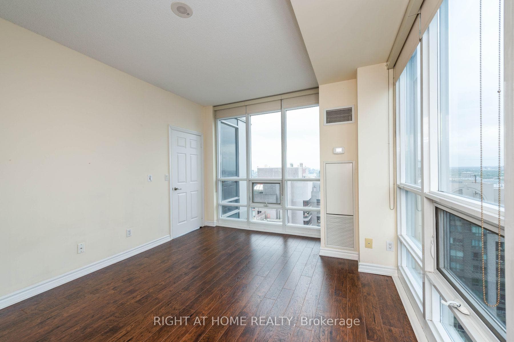 761 Bay Street Unit 3211 photo 38
