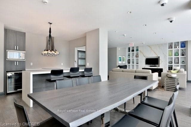 1185 THE QUEENSWAY N/A Unit 1021 photo 1