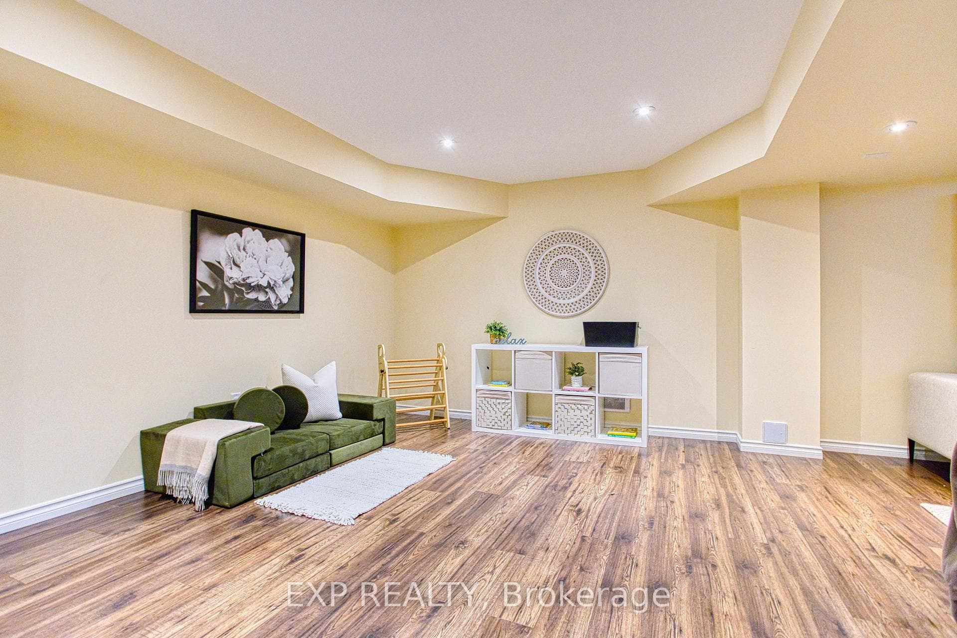 52 Biggs Avenue photo 45
