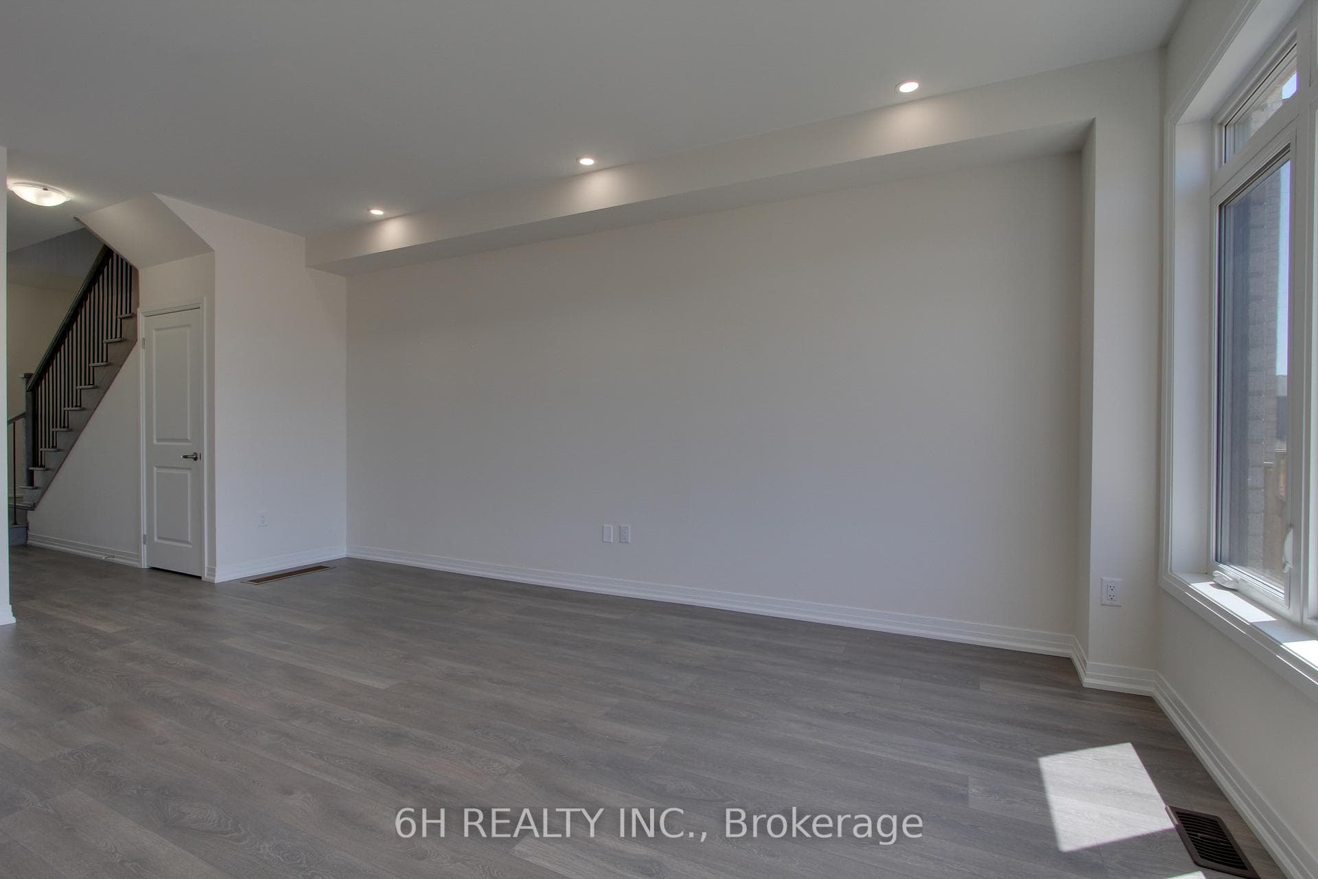 2614 Hibiscus Drive photo 9