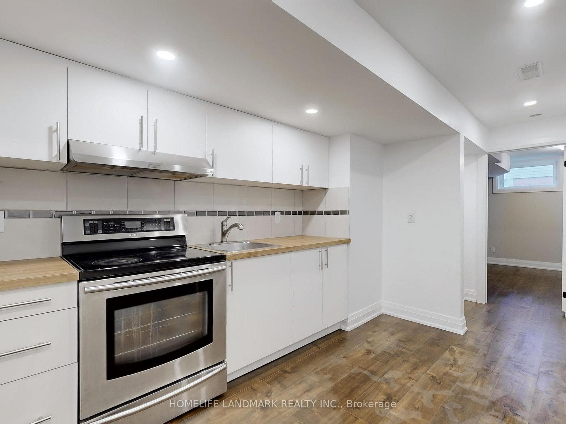 1661 Mount Albert Road Unit Unit 2 photo 5