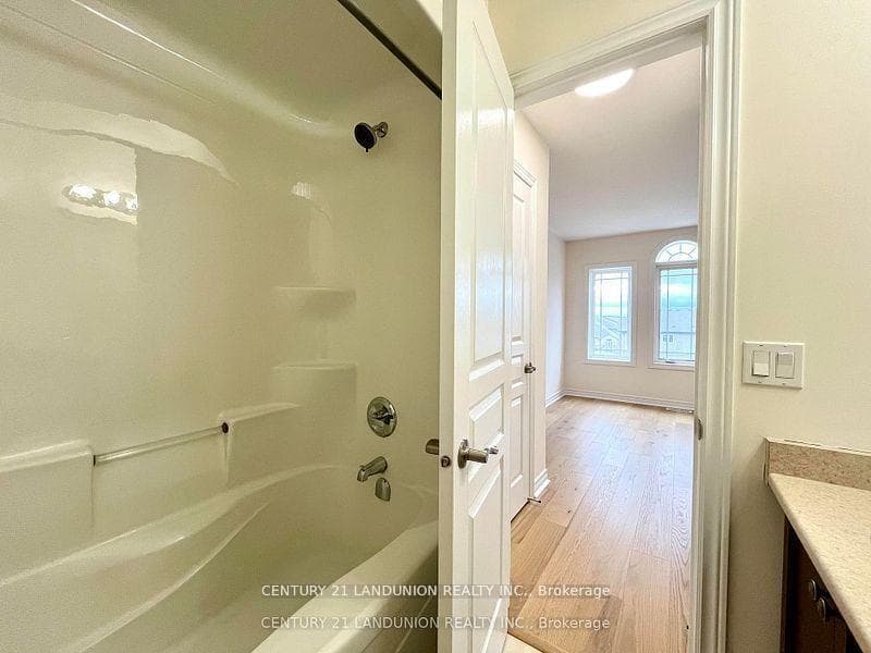 56 Bloom Crescent photo 19