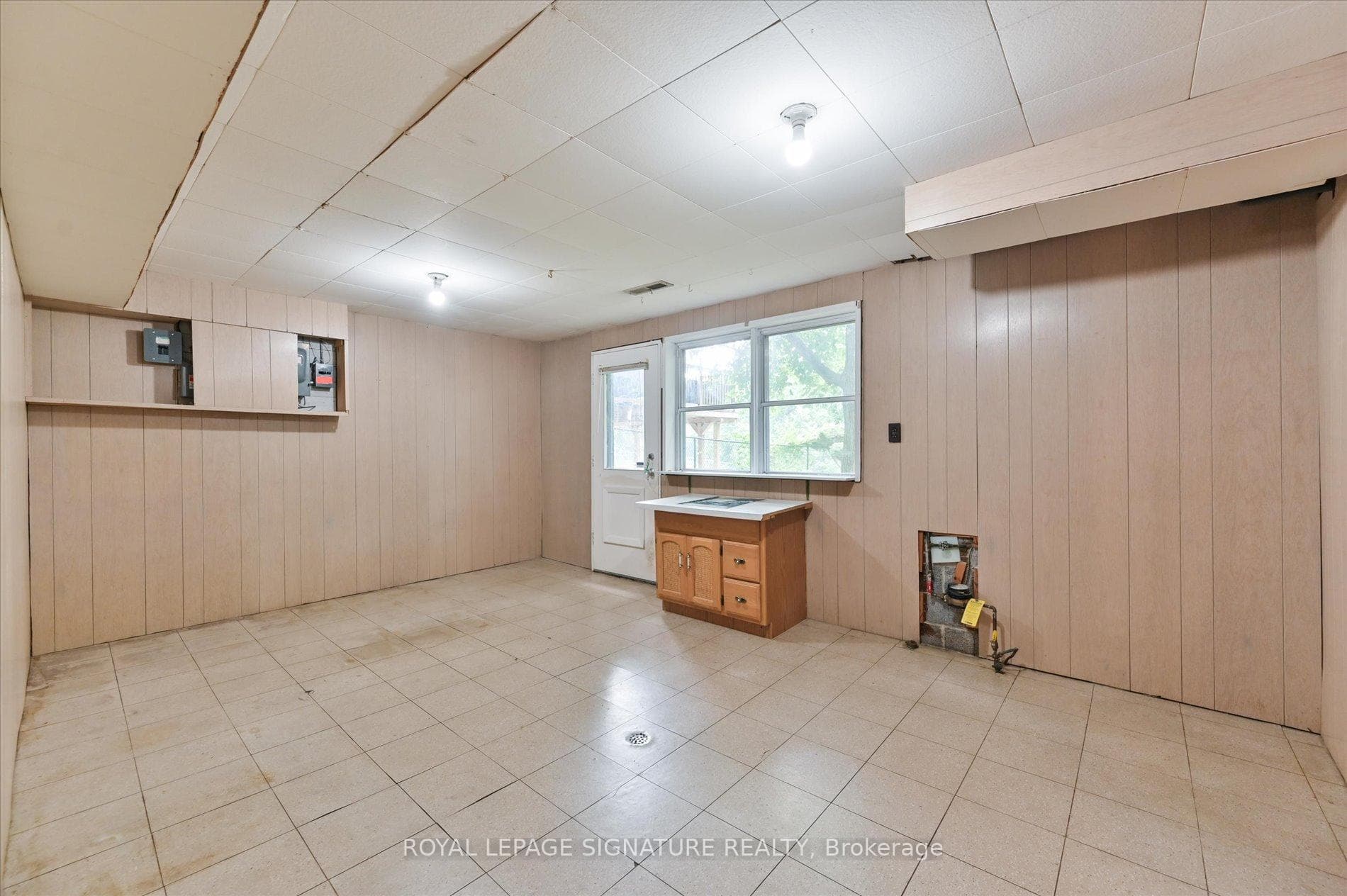 Work room with walk-out to yard