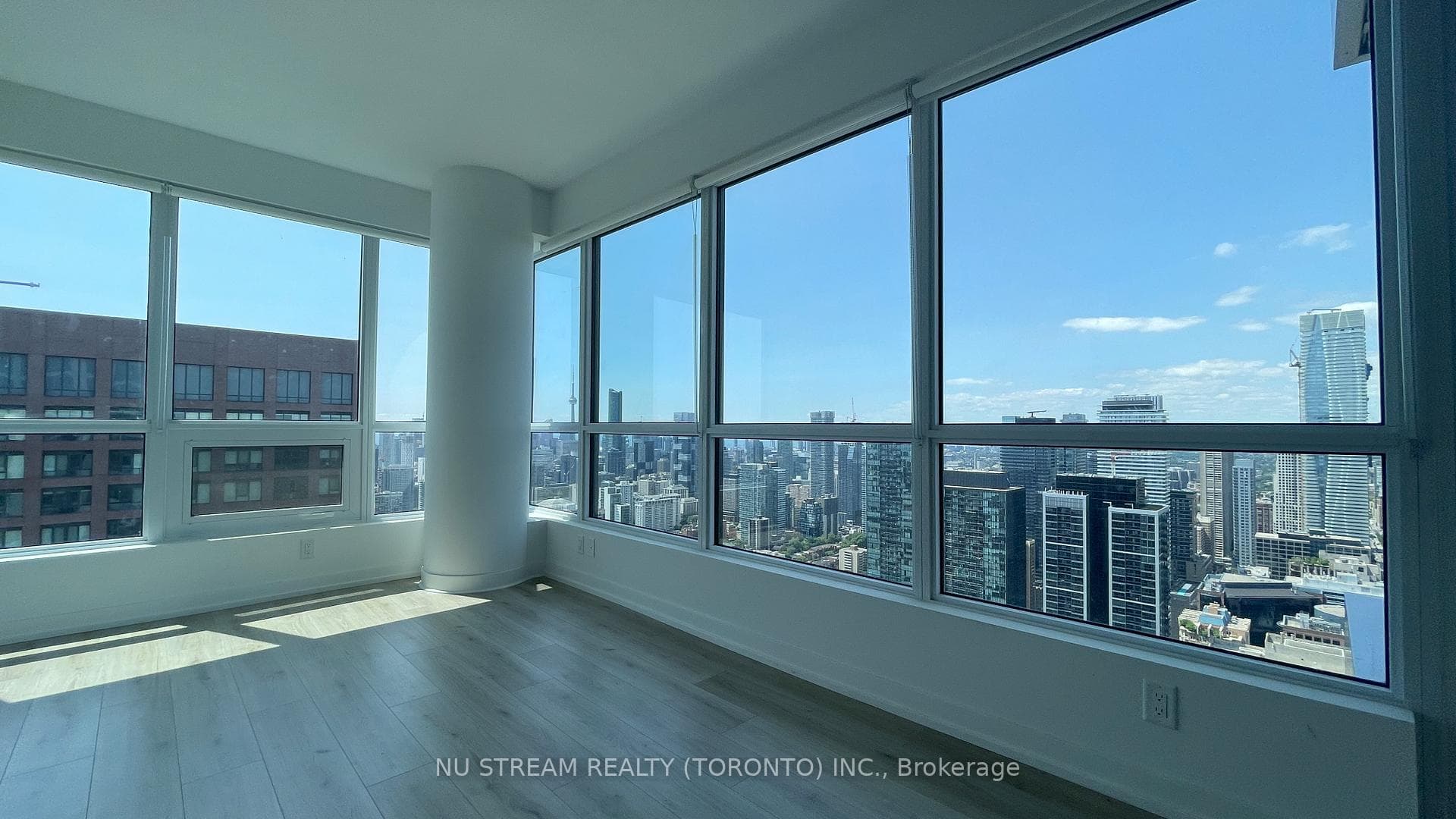 395 Bloor Street Unit 5102 photo 4