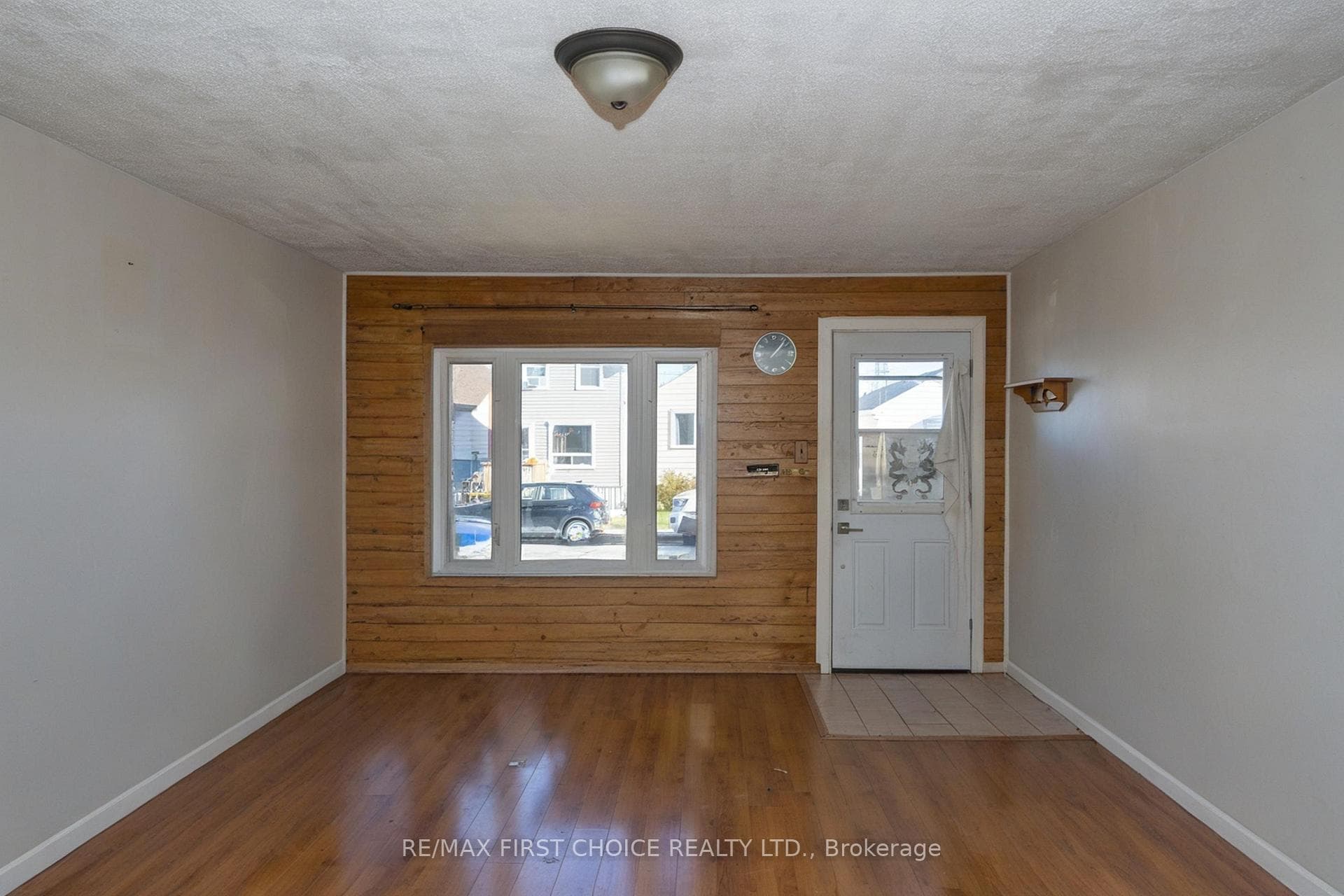 535 McBain Street photo 11
