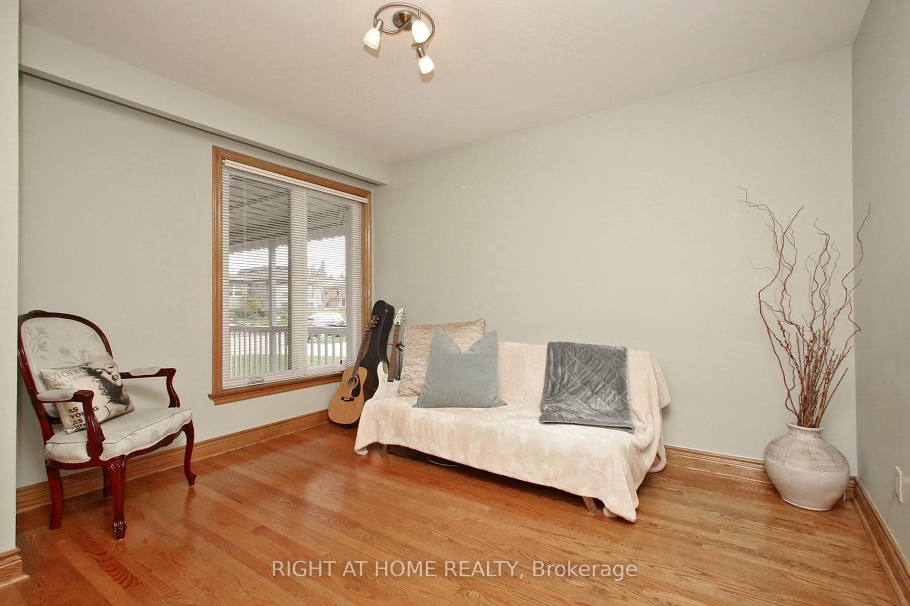 25 Sparrow Avenue photo 13