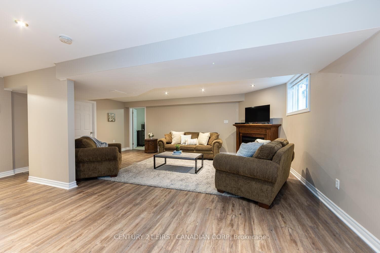 52 James Avenue photo 22