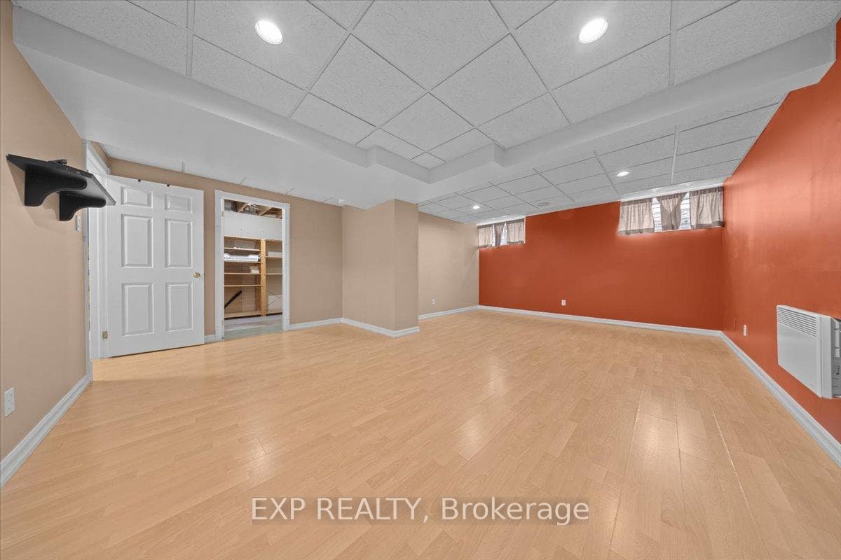 851 Beauregard Crescent photo 33