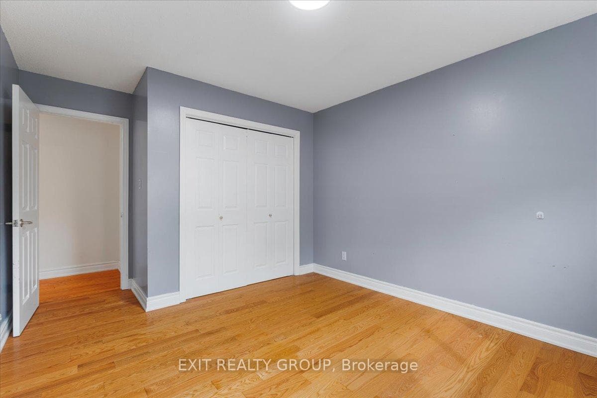 84 PARKVIEW Heights photo 18