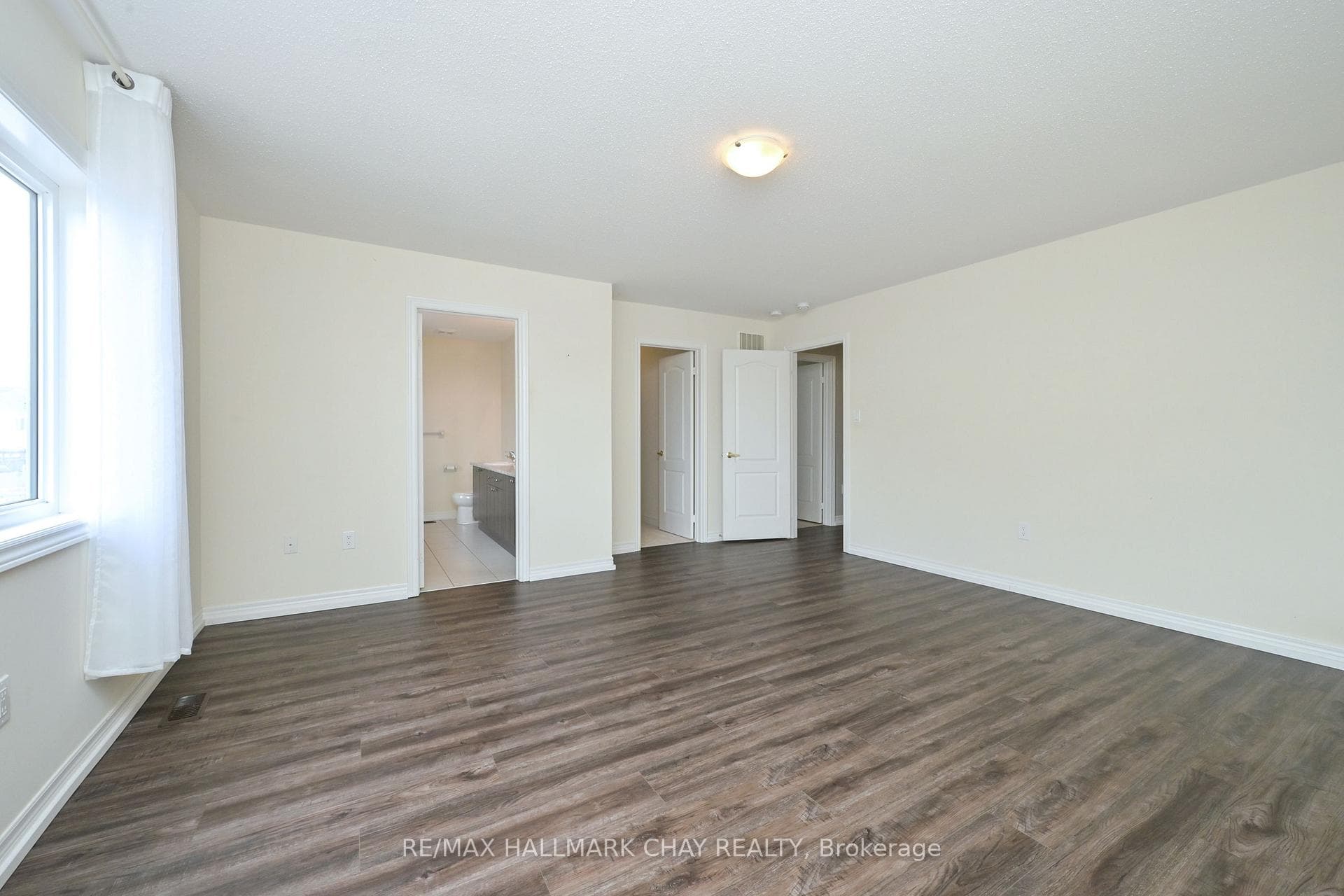 25 Mandley Street photo 17