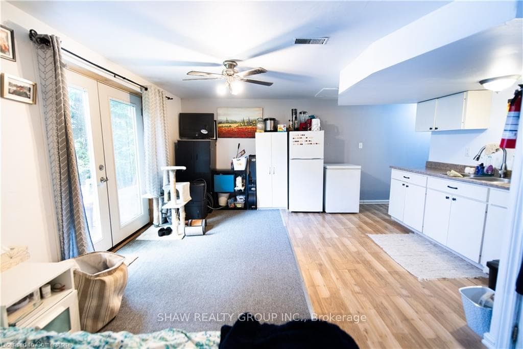 1111 Beattie Street photo 6