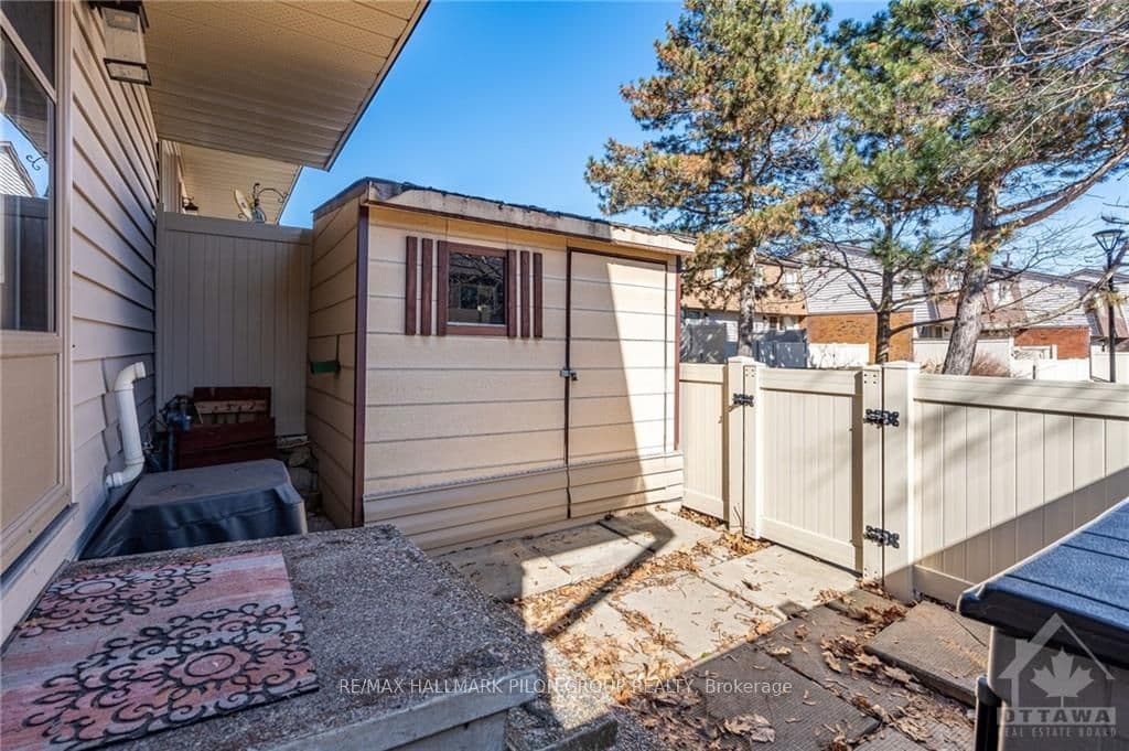 913 ELMSMERE Road Unit G photo 25