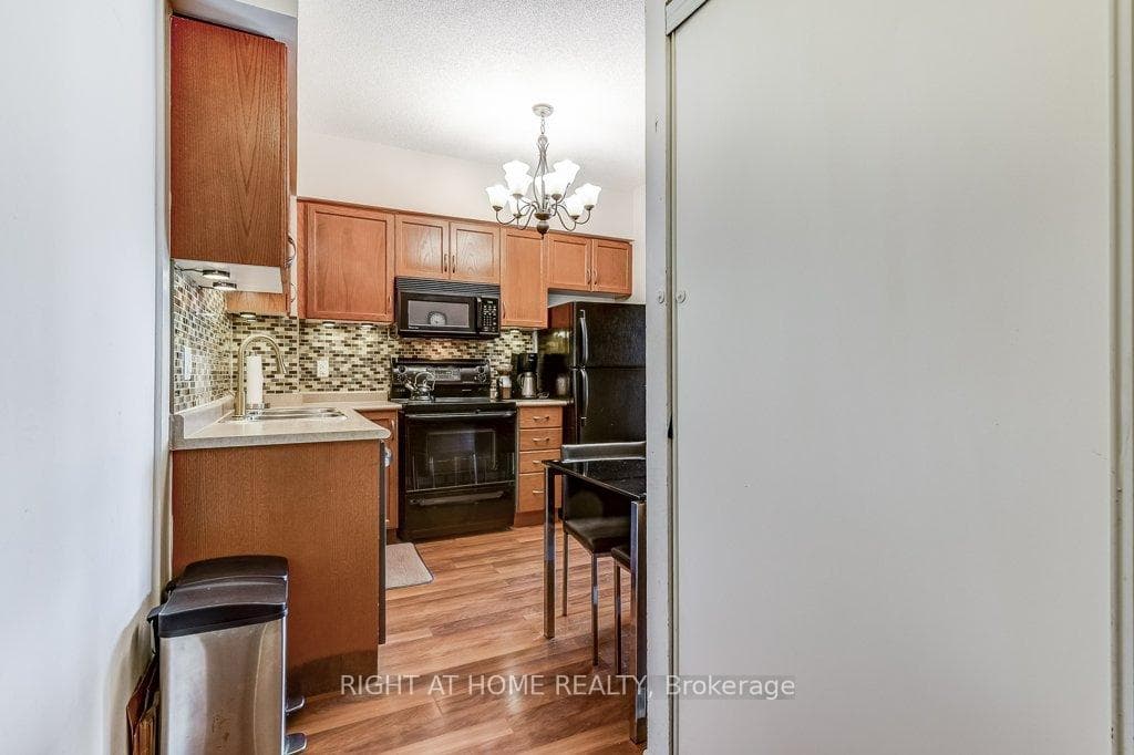 2464 Weston Road Unit 910 photo 5