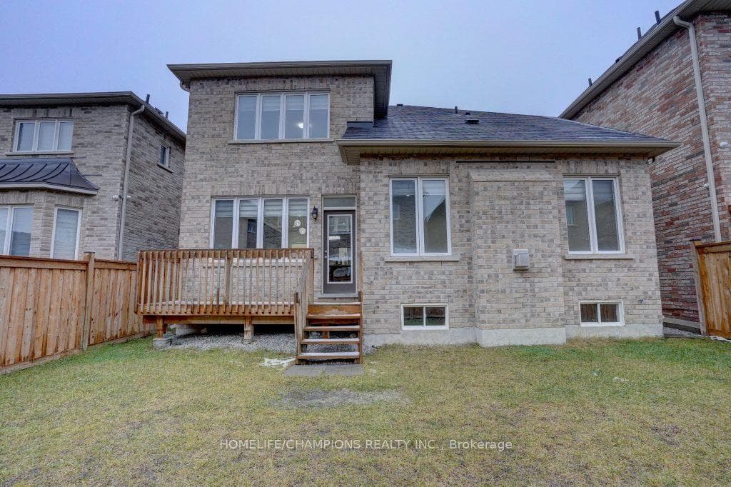 102 Benadir Avenue photo 25