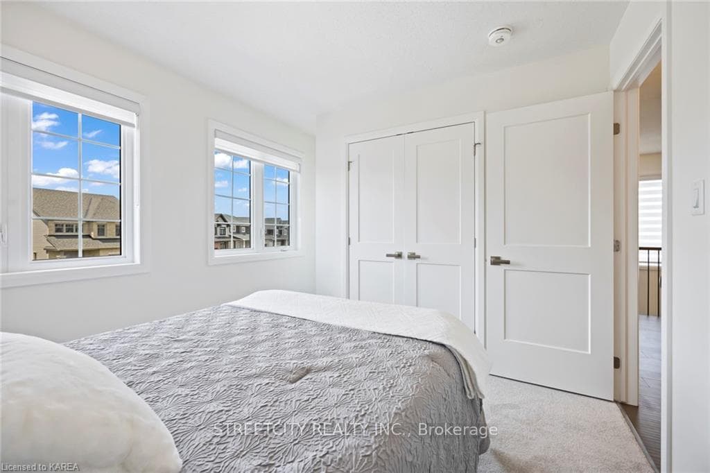 741 Riverview Way photo 7