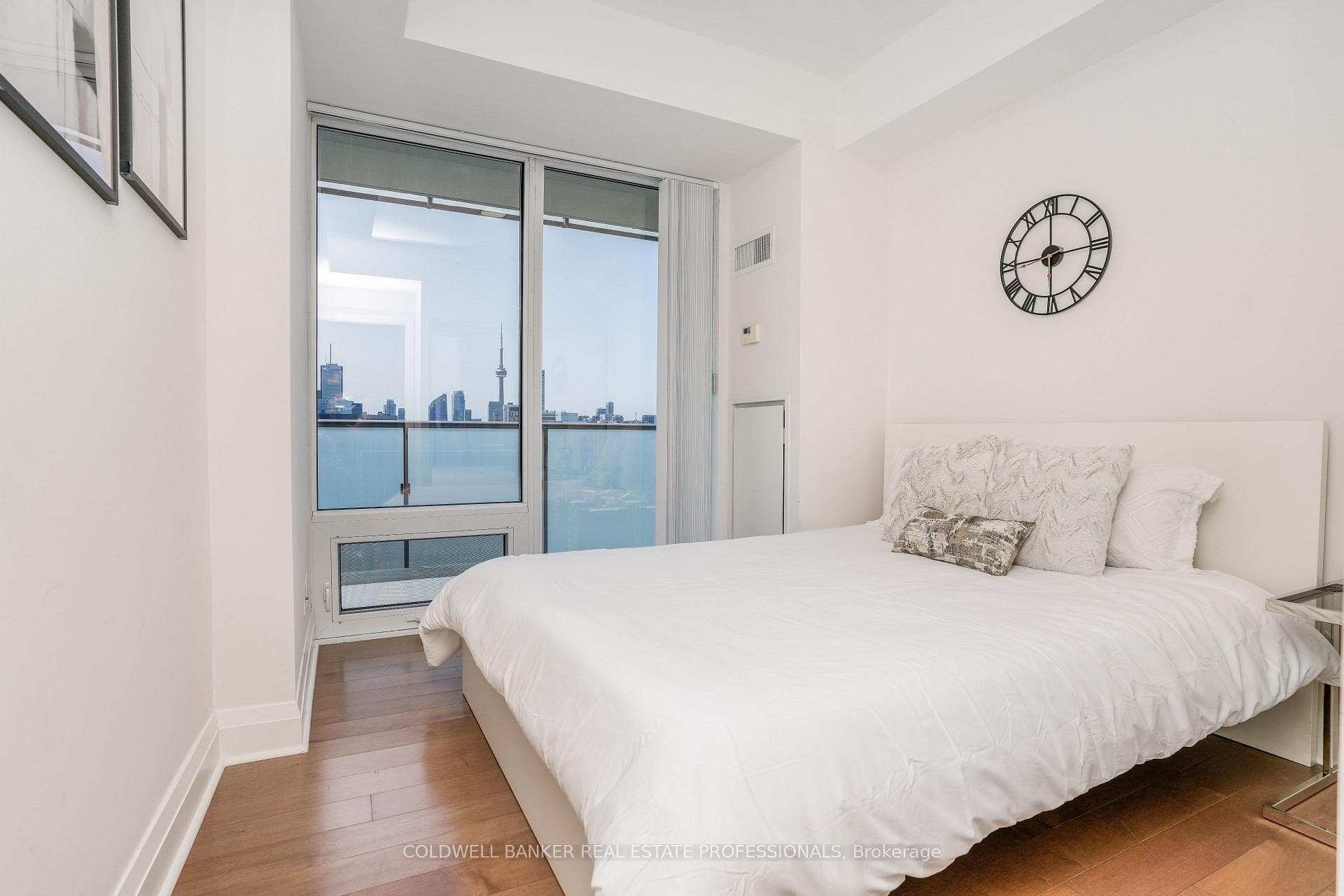 65 St Mary Street Unit 2202 photo 15