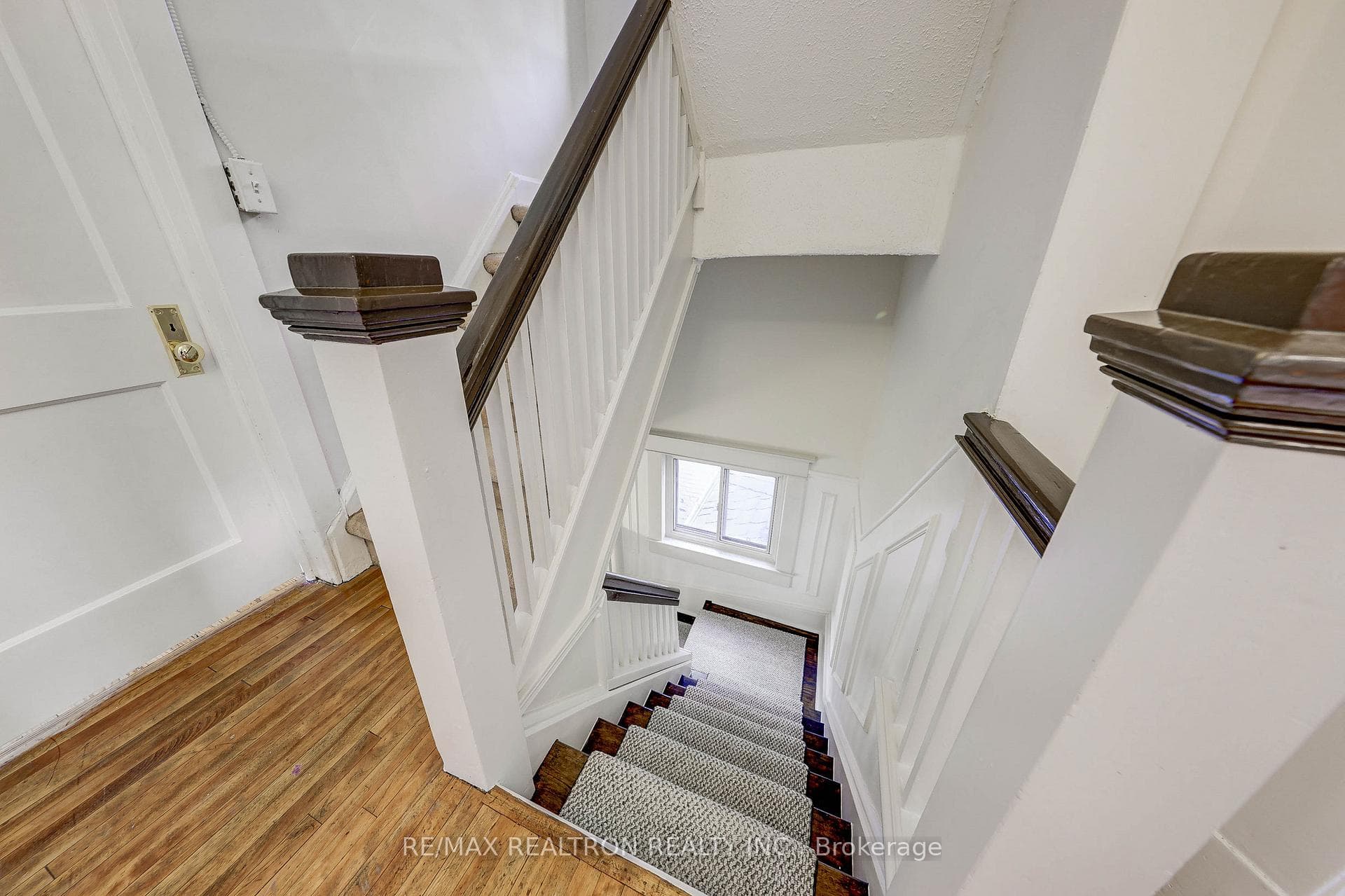 667 Pape Avenue photo 23