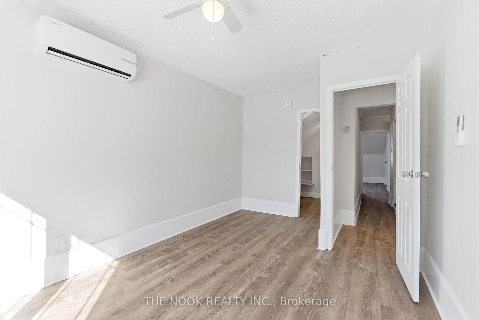 71 Wellington Street photo 26