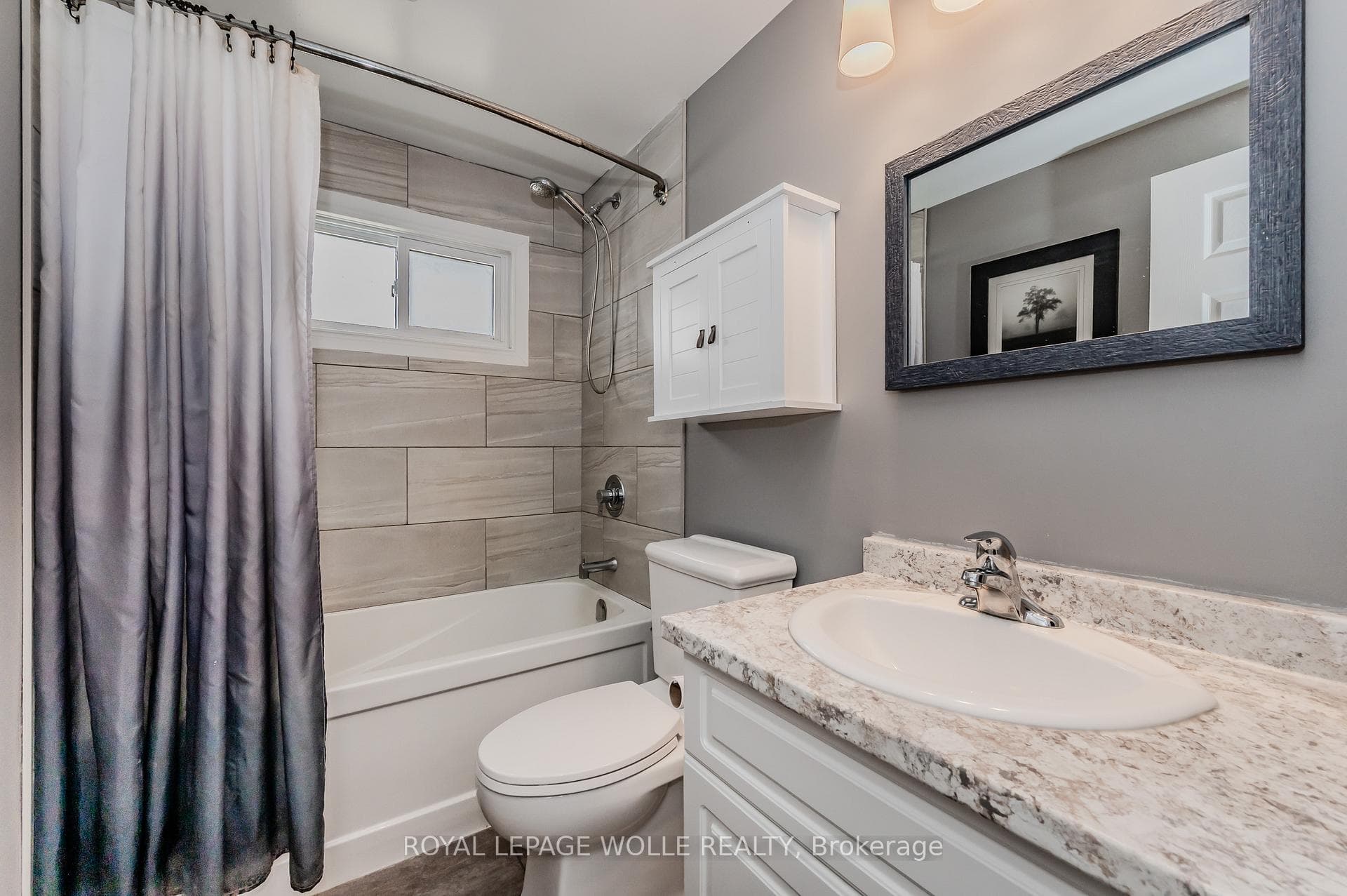 Bathroom - Main Floor