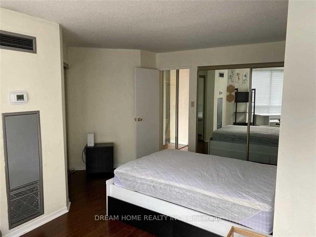 44 St Joseph Street Unit 1106 photo 14