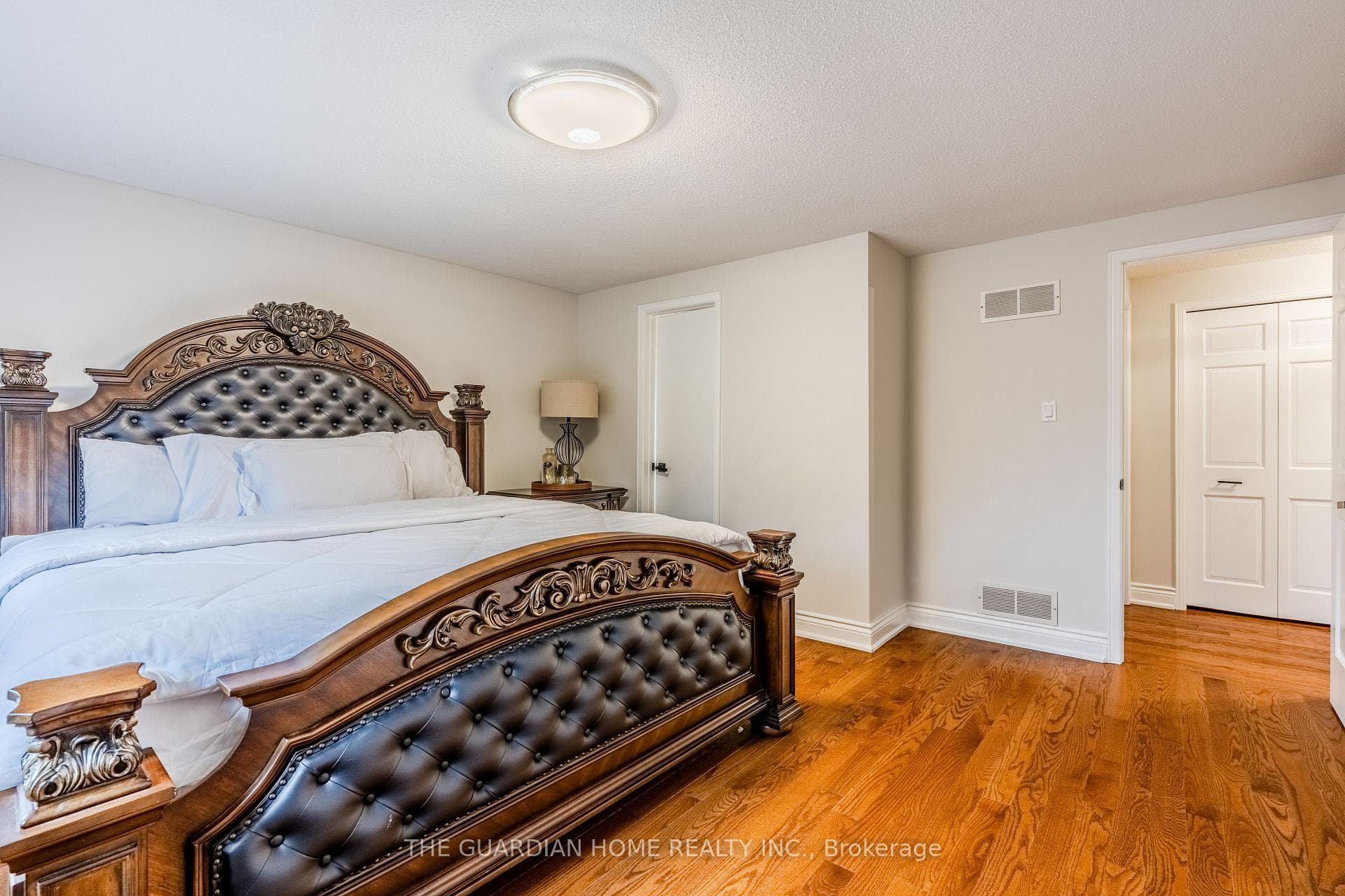 40 Sir Gawaine Place photo 25