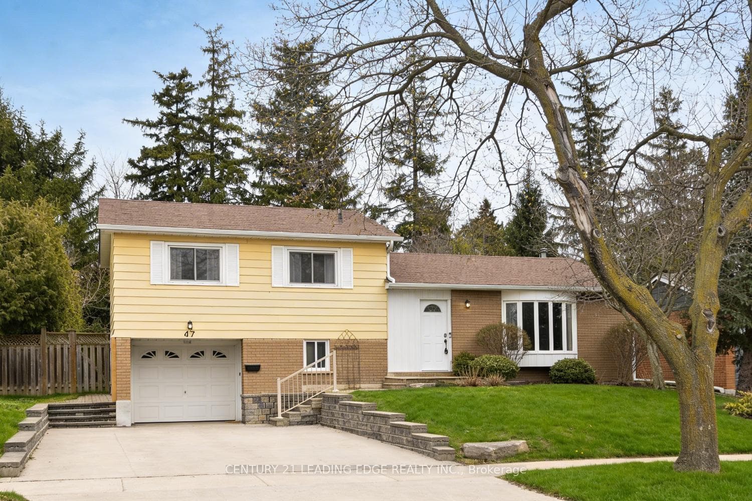 47 Wootten Way photo 1