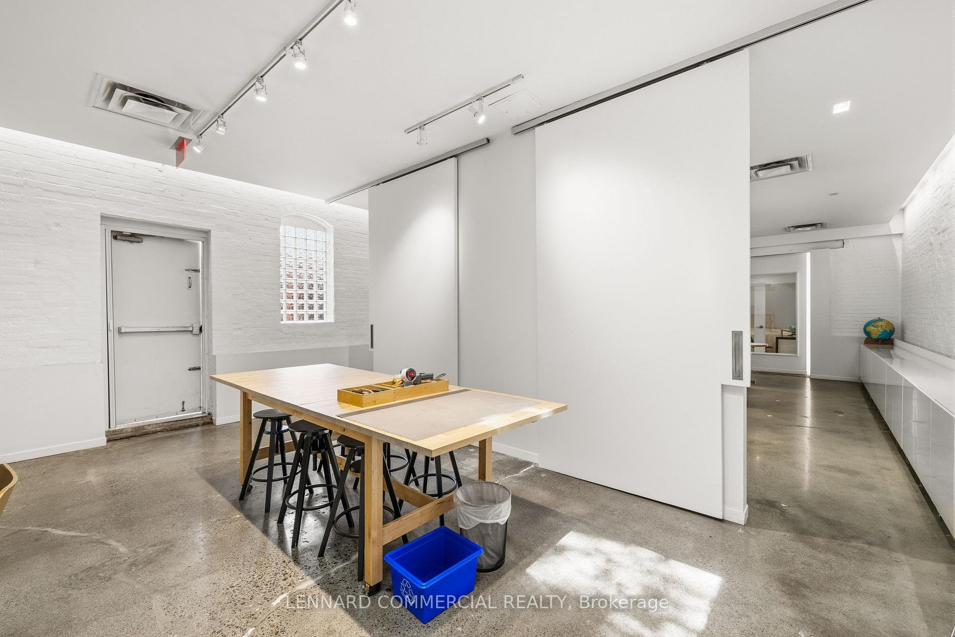 121 Logan Avenue photo 22