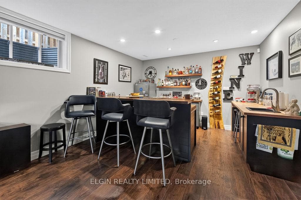 40 Glengariff Drive photo 12