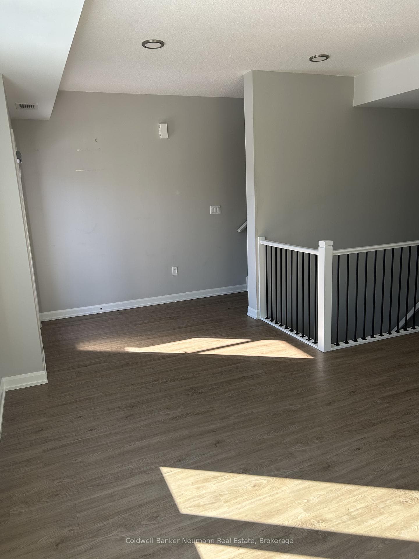 708 Woolwich Street Unit 406 photo 6