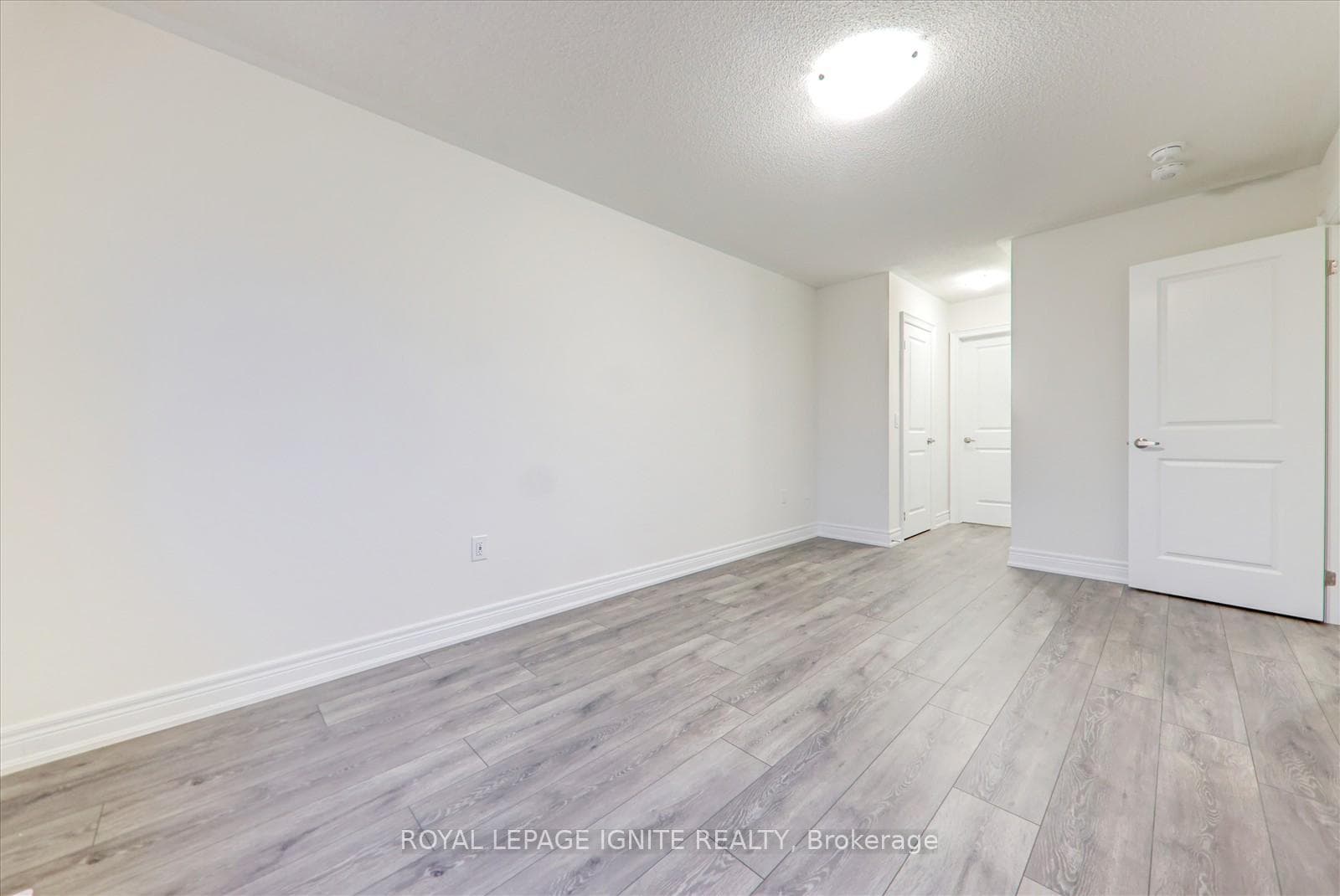 2894 Shortreed Gardens photo 11