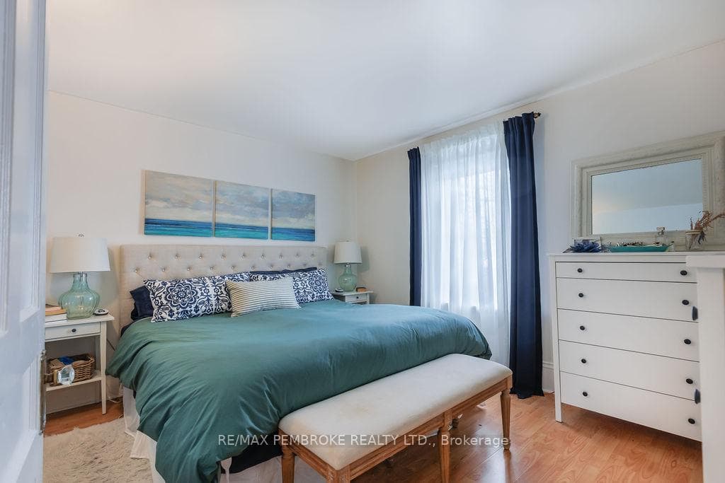 358 Trafalgar Road photo 20