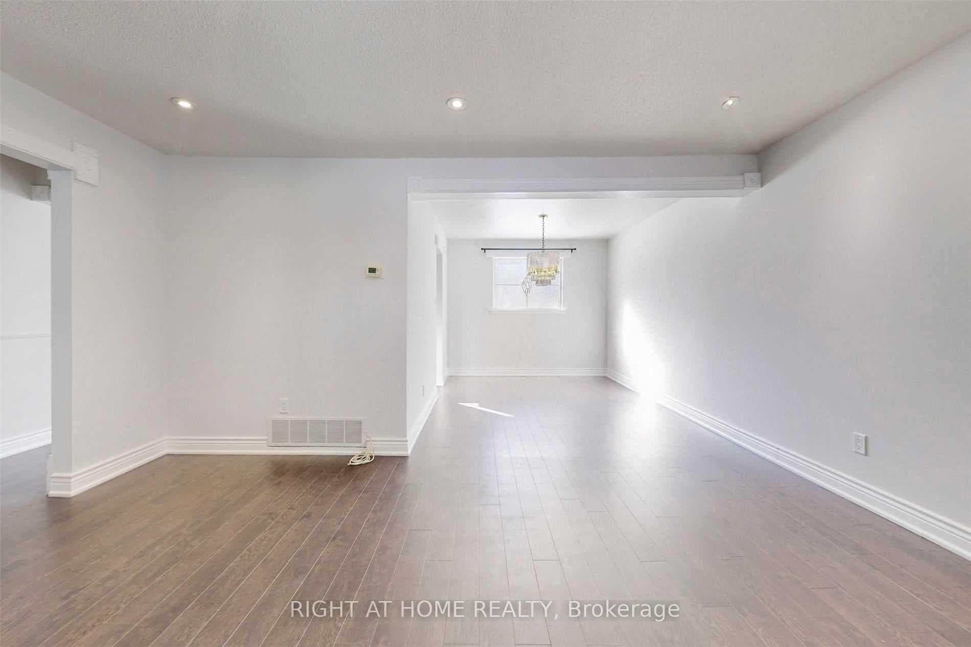54 Penwick Crescent photo 6