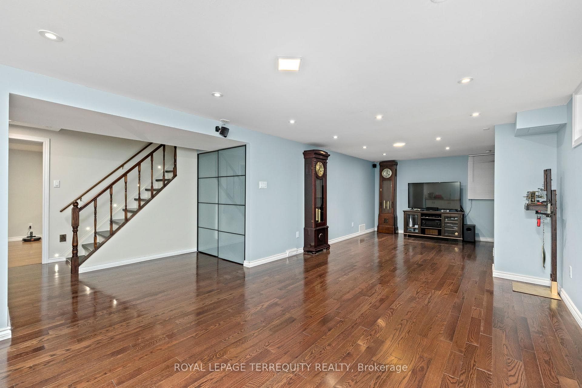 1853 Briarcrook Crescent photo 32