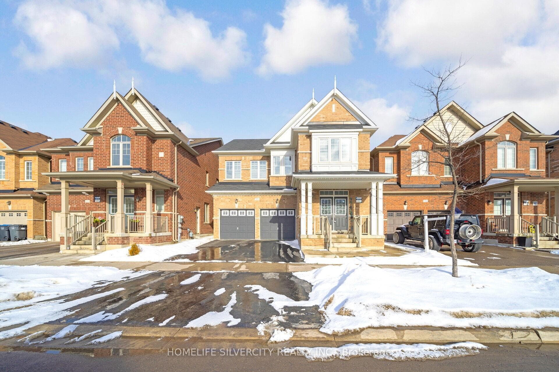 373 Robert Parkinson Drive photo 1