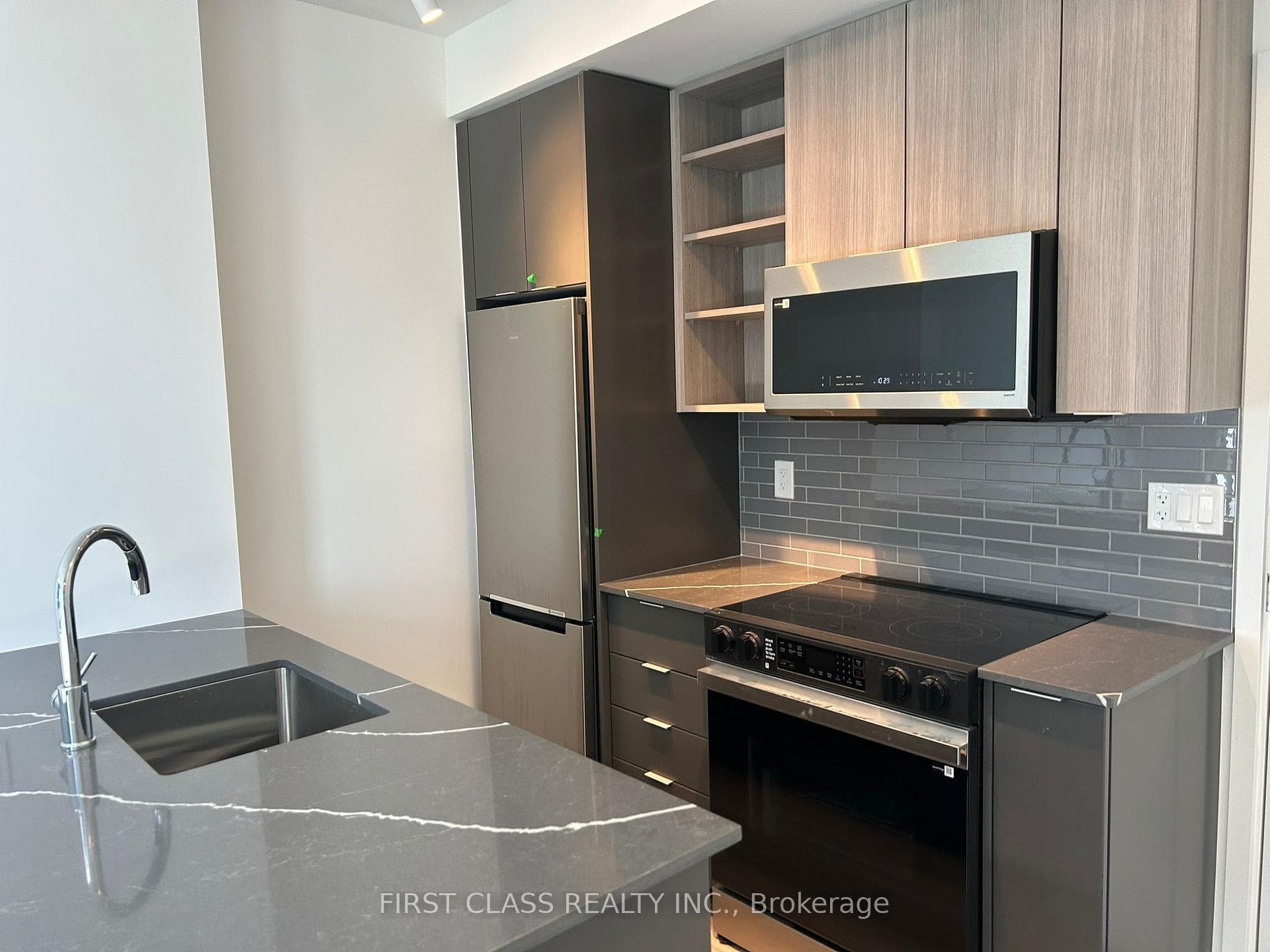 2075 Lakeshore Road Unit 2203 photo 1