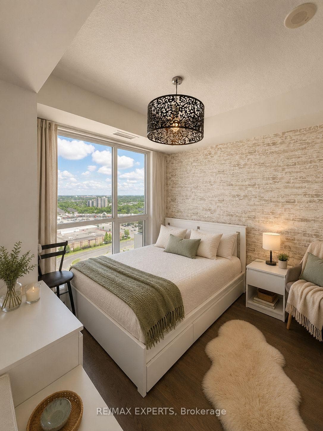 9205 Yonge Street Unit 1611 photo 8