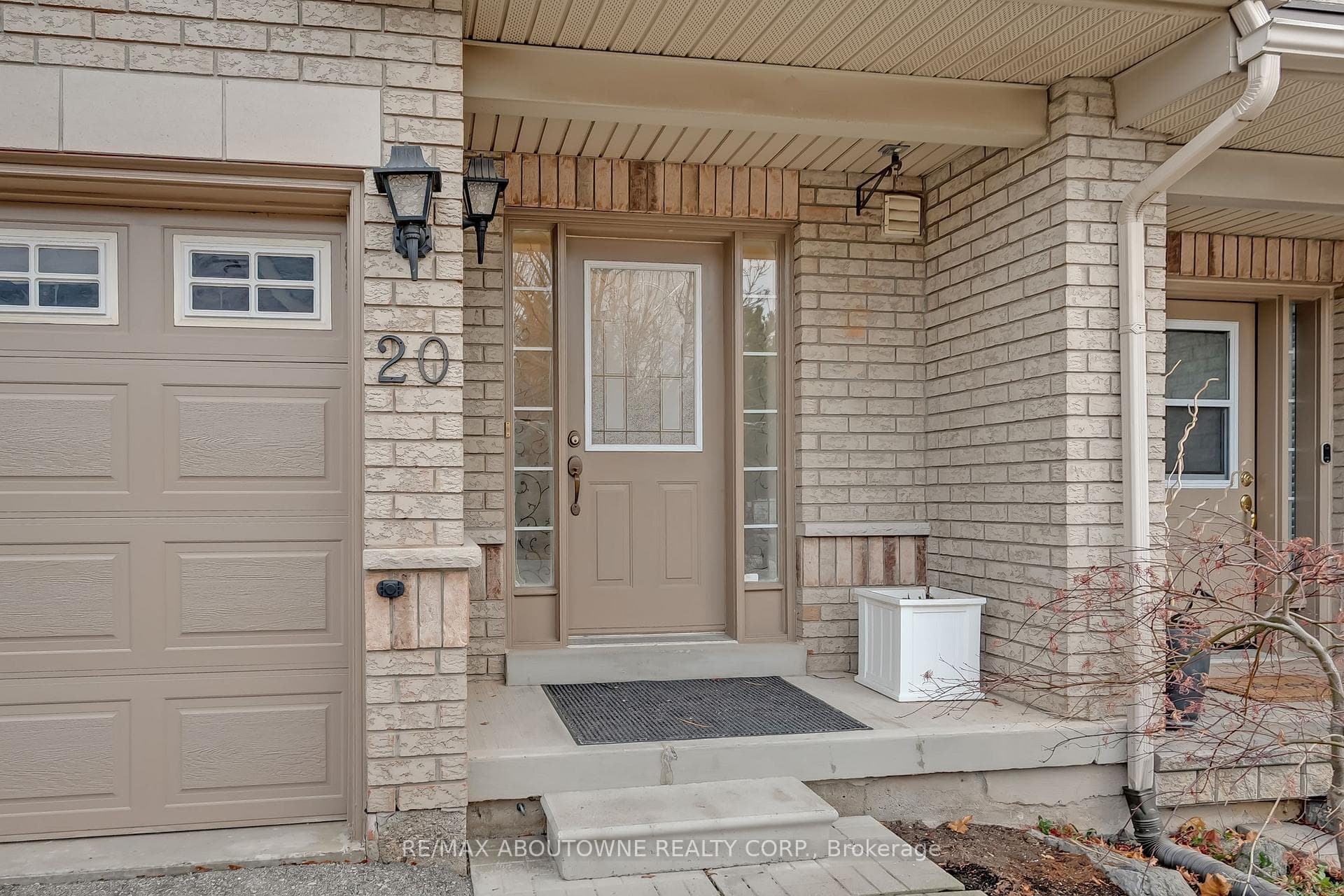 1290 Heritage Way Unit 20 photo 3