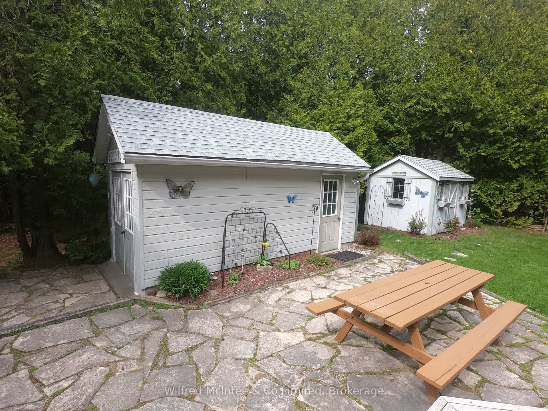 925 King Edward Avenue photo 10