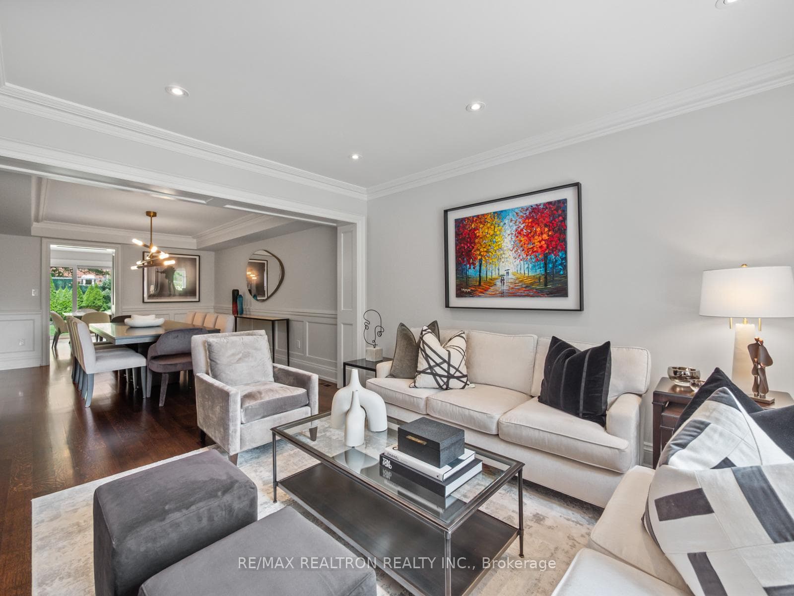 18 Corwin Crescent photo 4