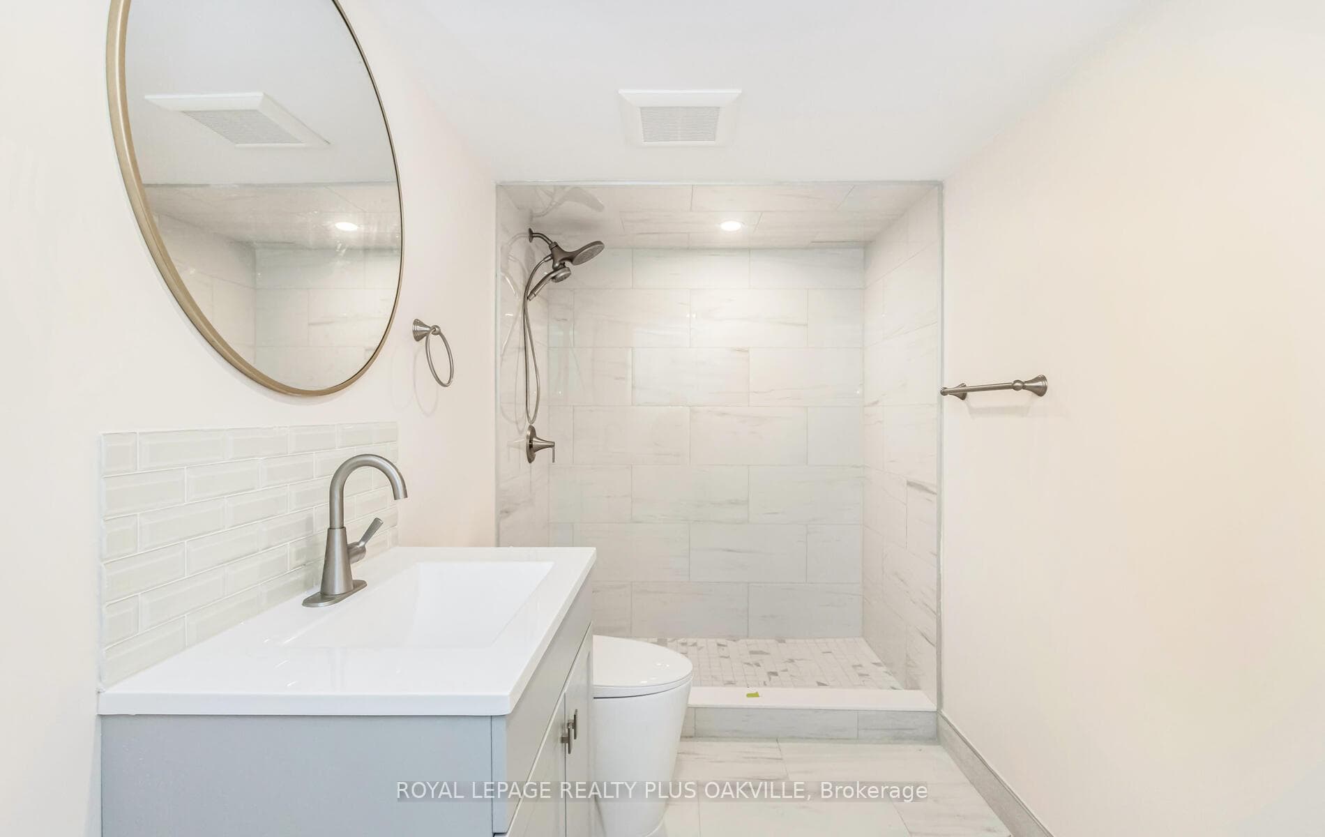 64 Fernlea Crescent Unit BSMT photo 31
