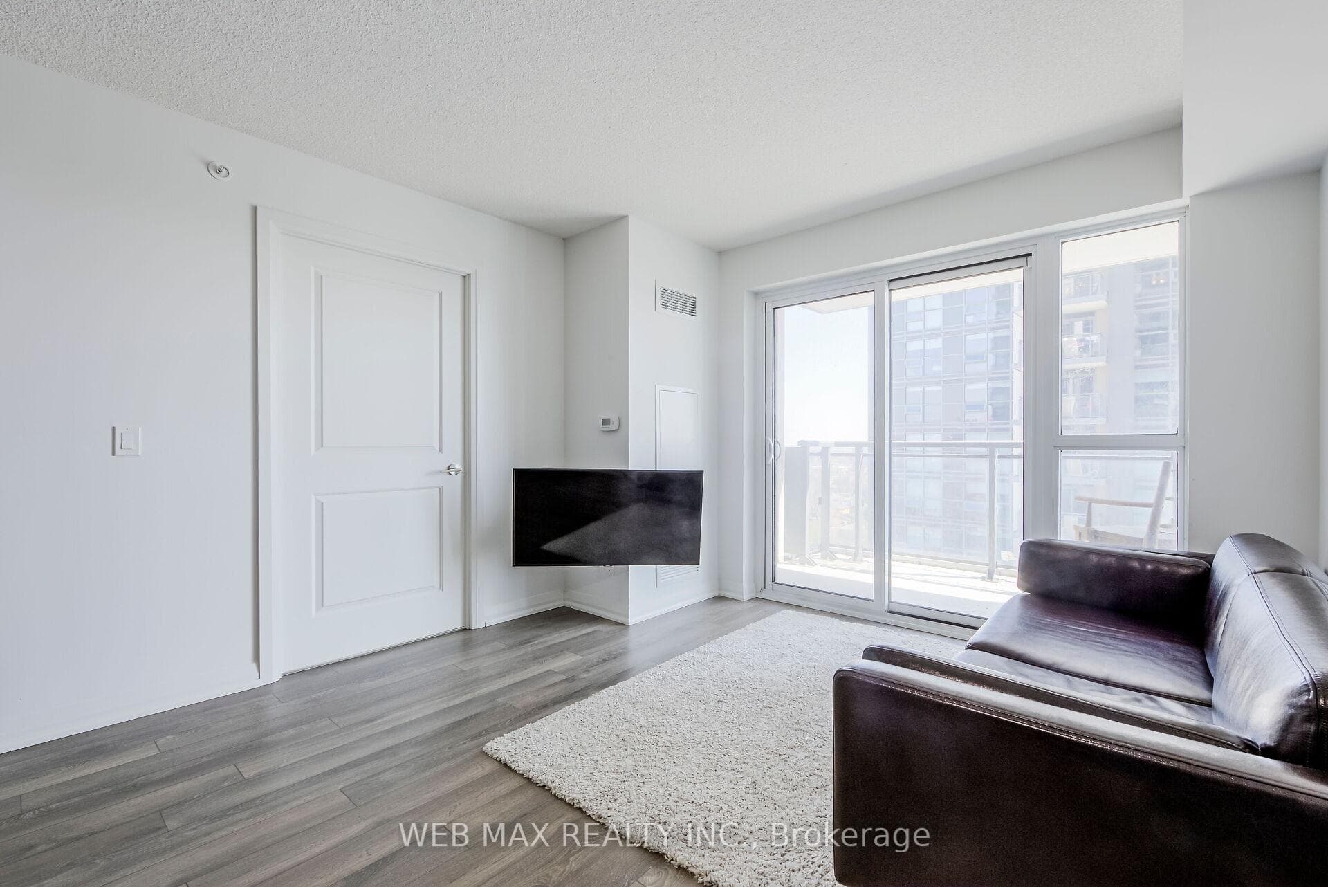 30 Meadowglen Place Unit 1108 photo 7