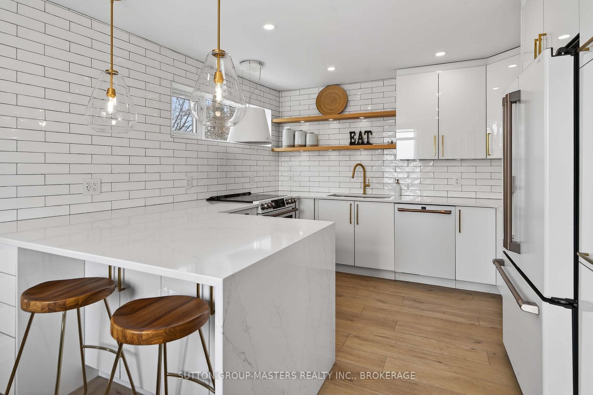 1 Mowat Avenue Unit 401 photo 6