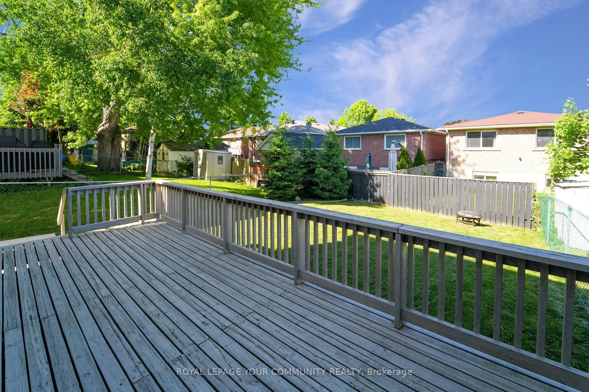 249 Collings Avenue photo 36