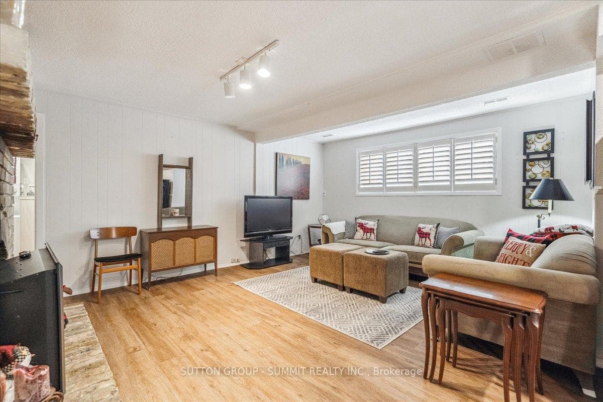 756 King Road photo 17